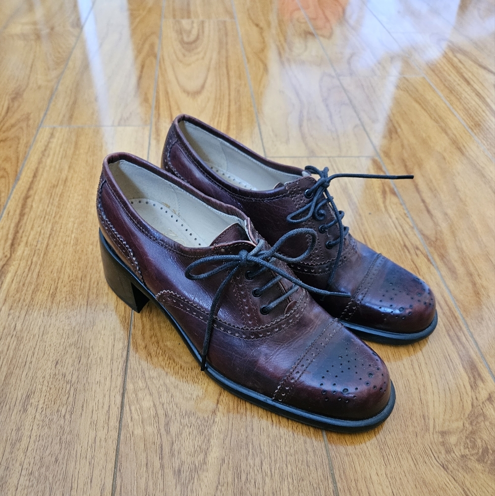 Mahogony Joan & David leather brogues